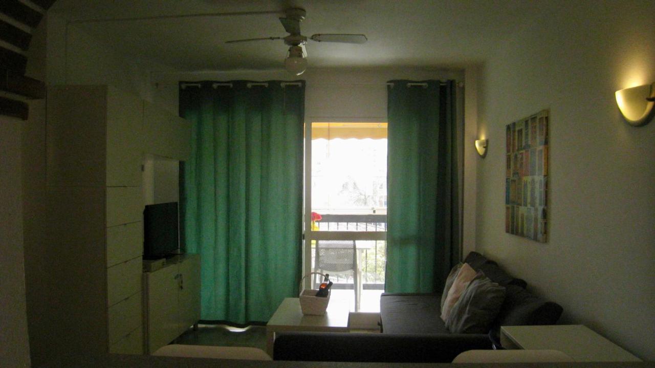 Carihuela Un Dormitorio Junto Al Mar Leilighet Torremolinos Eksteriør bilde