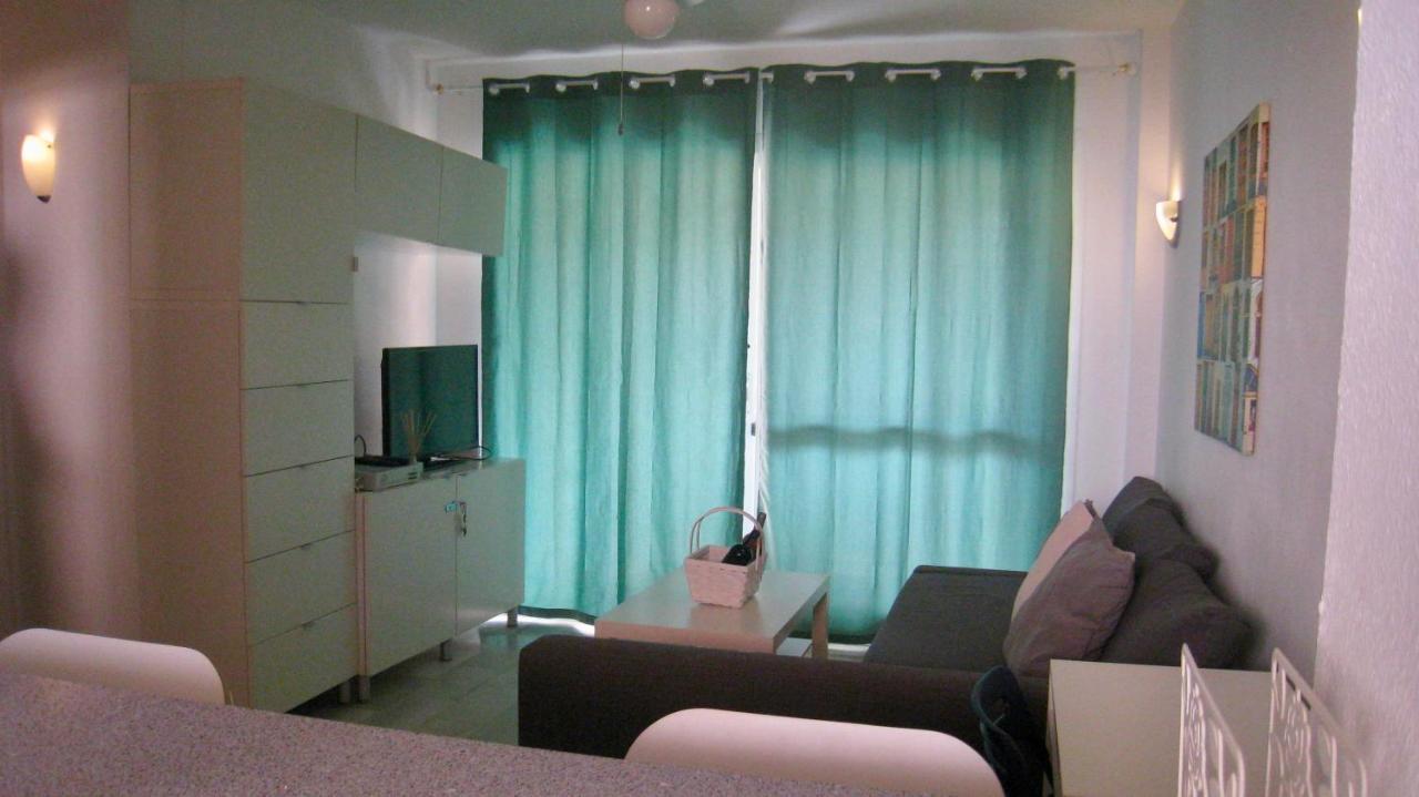 Carihuela Un Dormitorio Junto Al Mar Leilighet Torremolinos Eksteriør bilde